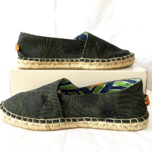 Ubuntu Canvas Slip Ons, Handmade Size 8.5, Excellent Condition! - Picture 5 of 10